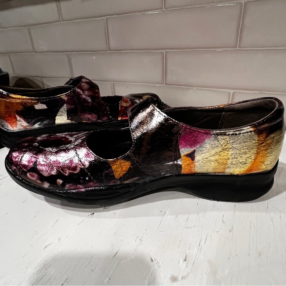 Unique custom foiled floral Clarks Mary Jane’s indie size 8.5